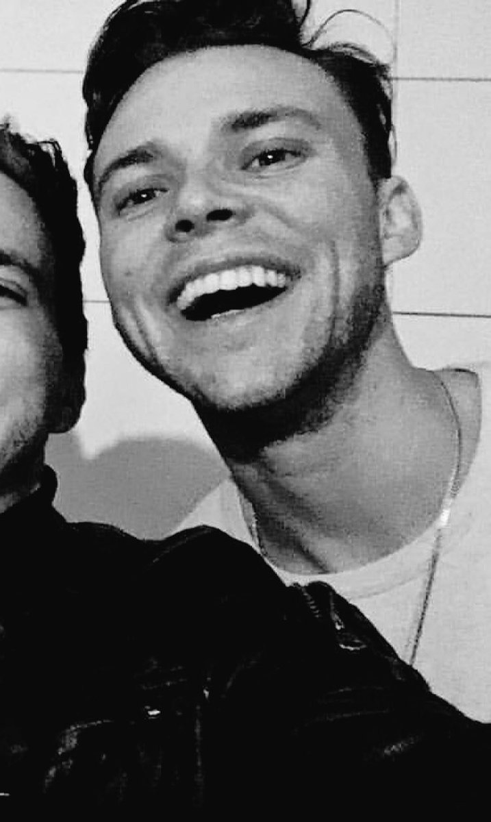 5soswith_fans's tweet photo. Jego uśmiech może zmienić świat 🌎❤️ https://t.co/x4MPSwH5NU