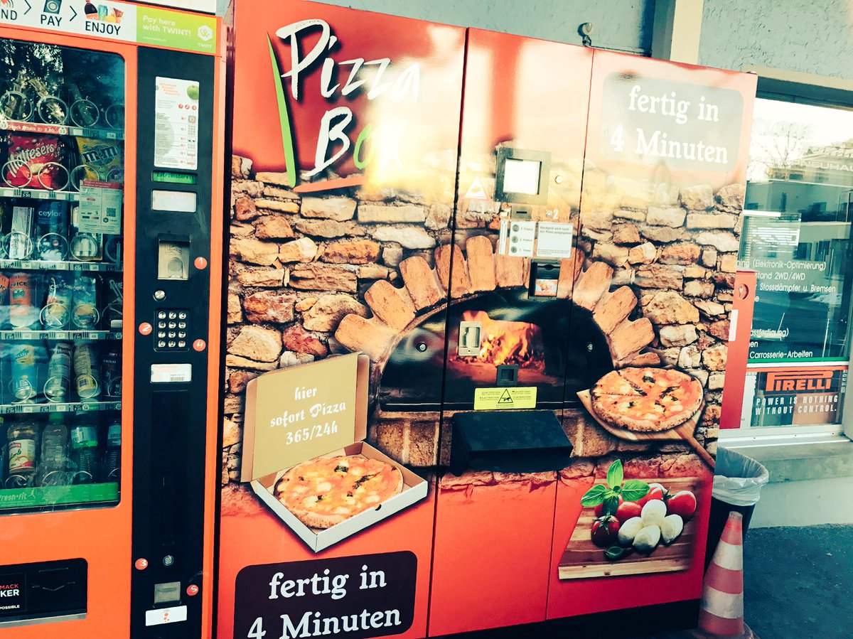 MelSchuermann's tweet photo. Sometimes in the middle of nowhere you find strange machines! #PizzaLover #pizzamachine #in4minutesready https://t.co/i9dIiZIaL1