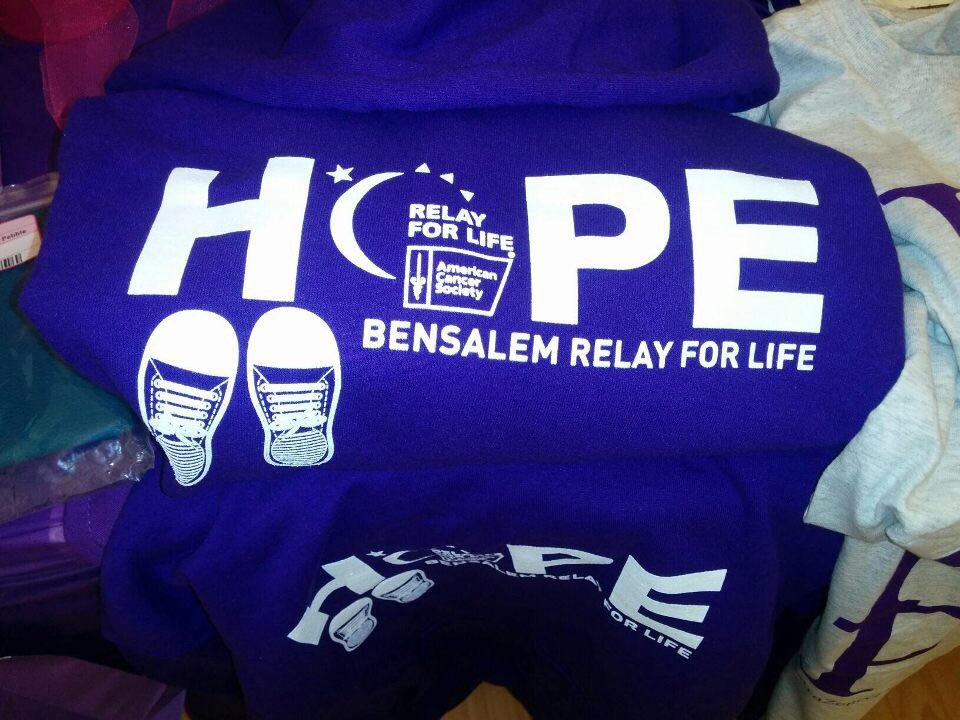 RFL__EMC's tweet photo. Want this great relay hoodie?! Only $20 for sizes S-XL and $25 for 2X and up!!! Reach out to a team captain to get yours by Feb.22! https://t.co/gmLYOmIblH