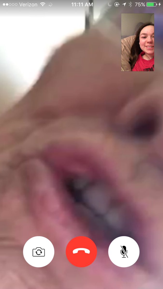 meghan_hoffmann's tweet photo. When nana facetimes you https://t.co/yvKewqEsv4