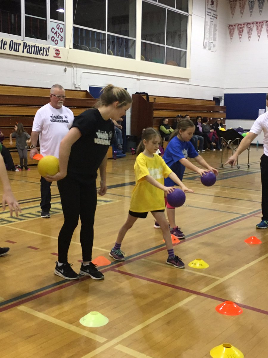 VisionNorthBay's tweet photo. It's TimBits Sunday!!!  Lots of little smiley faces😁and our awesome T-shirt rainbow. #timbitsvolleyball #volleyballforlife @ova_updates https://t.co/UrEdJDWbuV