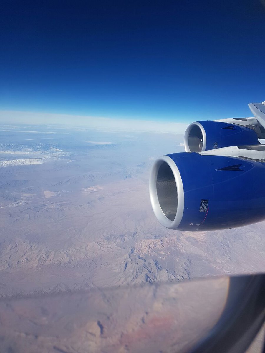 AffiliateCartek's tweet photo. Flying over Las Vegas π²π² #COSMOdoesLA #COSMOxMAC #MACCosmetics https://t.co/ecHW18oN4G