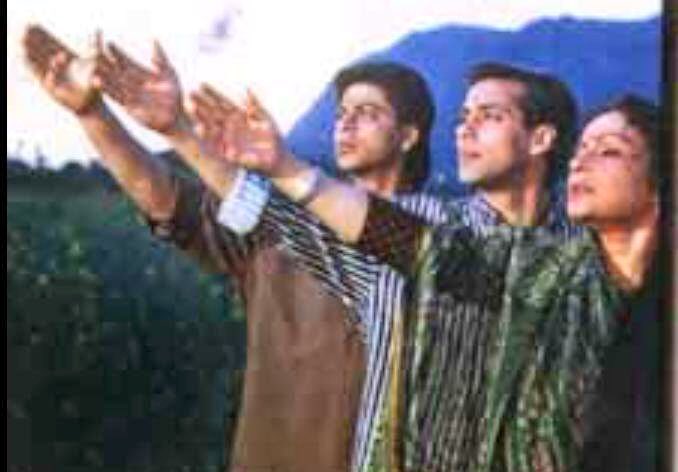 TheViralFever's tweet photo. Umpires upon seeing Mishra and Bumrah bowl. #IndvsEng https://t.co/pF7uoOS4Jv