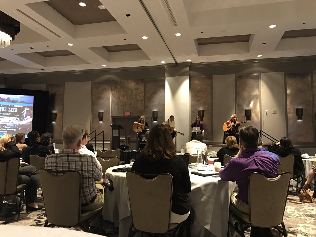 k8_leahy's tweet photo. Sunday a.m. song session with @ACLEAworldwide @garyburr @JimPhotoglo @victoriashaw #ACLEATN #creativecle #legendaryhero https://t.co/L75PIoMrOx