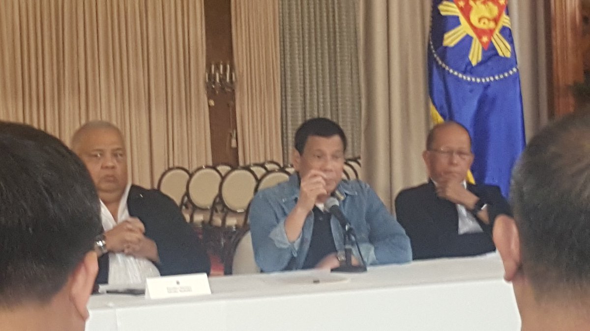 iamjdcastro's tweet photo. Psupt rafael dumlao binigyan ni p. duterte ng 24 oras para sumuko! https://t.co/wlFJXmLwSc