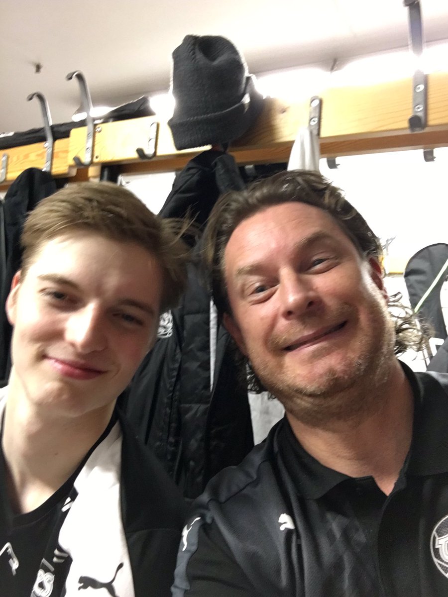 kajtsu68's tweet photo. Valmis #salibandy #sbasm  @TpsSalibandyJun A https://t.co/zFmJdwK7q2