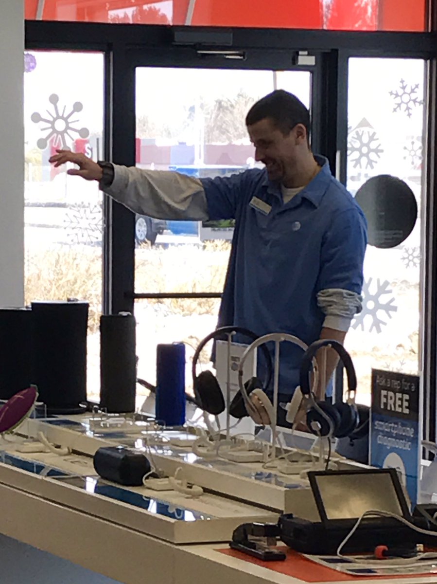 TheSoMoWorth's tweet photo. Ian entertains the kids while the parents have some troubleshooting done on their device. @WalshWarriers @LiveFreeOrDL #funatwork #BB8 https://t.co/urvuGvrL1f