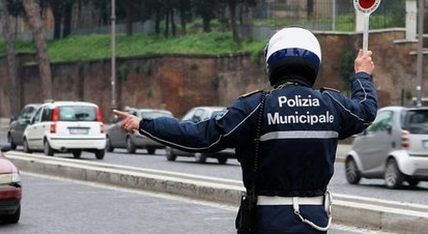 #roma, lunedì 30 gennaio stop veicoli più inquinanti  goo.gl/hd3hnH