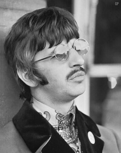 friseuringo's tweet photo. Sunglasses.
Occhiali da sole
#anni60.
#US 1965, #LouReed.
#UK 1967, #JohnLennon.
#UK 1967, #RingoStarr.
#US 1967, #ProMarijuana https://t.co/4avBVLHjMA