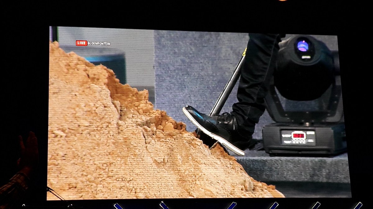 rymndleach's tweet photo. Put away you tea spoon &amp; get the shovel anointing! Ps@AtBoshoff @CRCMain #MakeRoomForGod #MakeSomeDitches https://t.co/2J3pX7y1xa