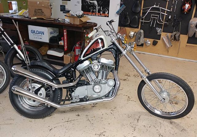 LowbrowCustoms's tweet photo. Sporty Sunday with: @nicallred12xu #chopper #sportster #harley #sportysunday #gnarly #kilinit #classy #harley #harleydavidson #motorbikes https://t.co/pqzkjNmEJv
