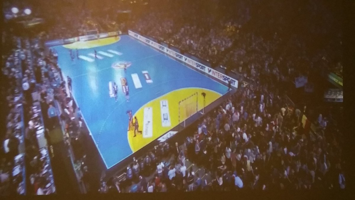 TFOUSSARD60's tweet photo. A 30mn du bonheur #Mondial2017 @bbarbusse @Amazone97 @EspritHandball @HandAction https://t.co/b84AOQur9g