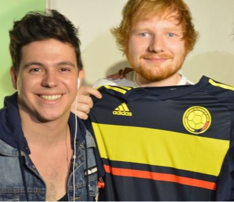 los40colombia's tweet photo. “Nunca imagine que visitaría Colombia” dijo @edsheeran a LOS40 #EdSheeranConLos40 

https://t.co/j8D5QS3zwy https://t.co/xV1RuwYtEX