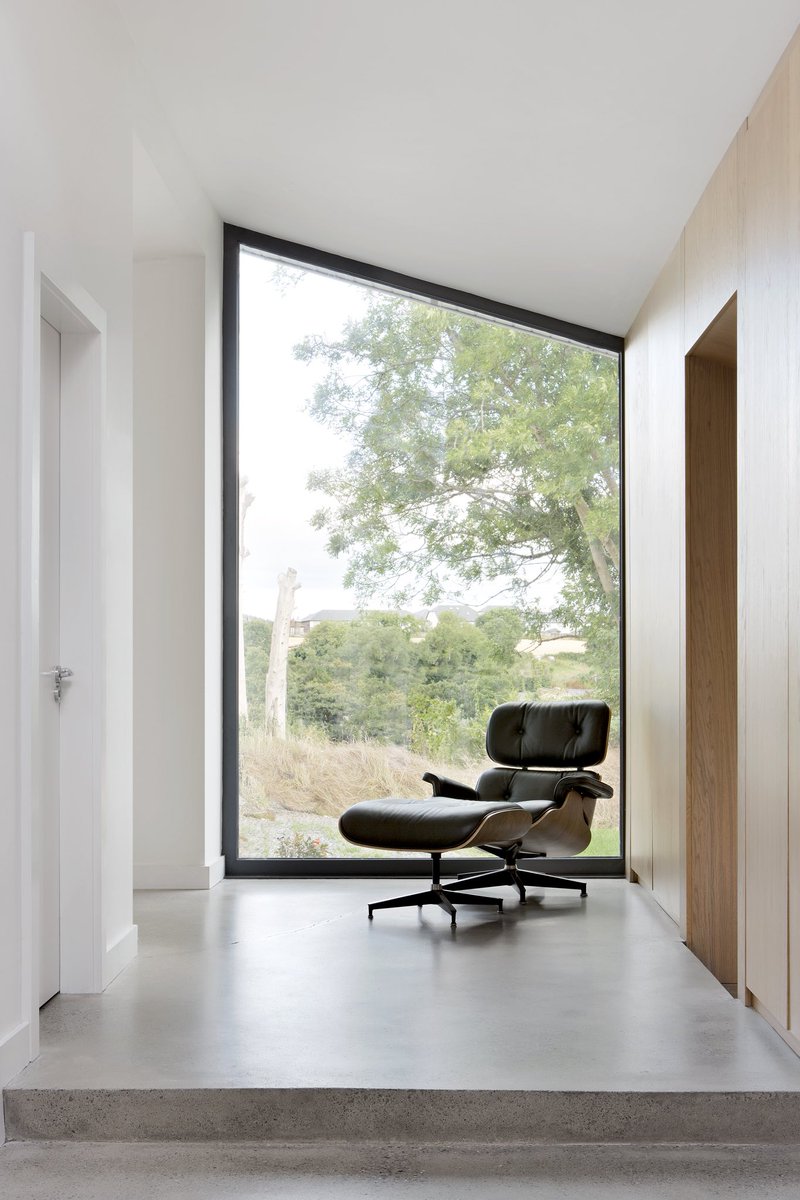 KingstonLaffert's tweet image. Talking all things flooring in today's @sundaybusiness ...obsessed with polished concrete as a neutral base. #KLD