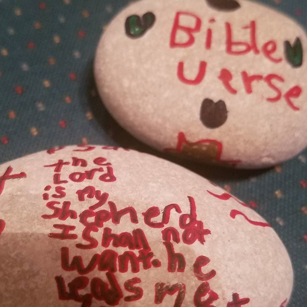 ryankleimola's tweet photo. Students write a "Bible verse" different ways. #nlsw17 https://t.co/SUz58FQuT5 https://t.co/A4S8xMms3h