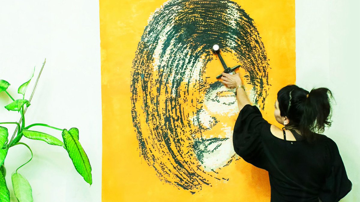 Numerama's tweet photo. On présente en vidéo #SprayPrinter, le gadget qui aide à dessiner sur les murs. C'est le moment de refaire la déco ! https://t.co/eQecszHMAX https://t.co/c4yN3pX3gR