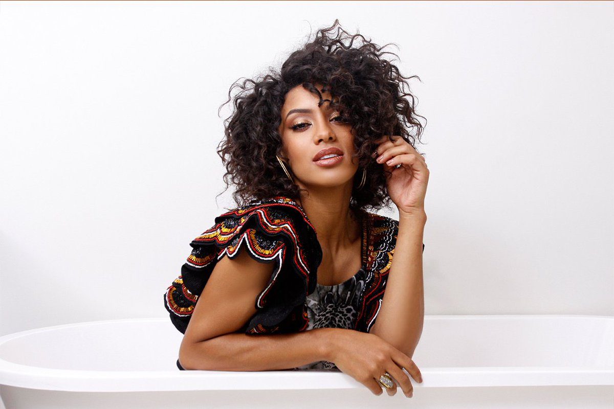 KaahCs_'s tweet image. Não to sabendo mais o q tuitar  #MissUniverse #Brazil