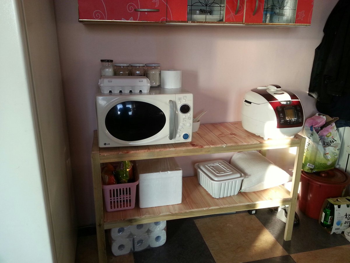 일이 없는 요즘 ...산적은 이러고 집에서 놉니다~ 서각도 하고 목재를 사다가 집에 필요한 것도 만들고~~ ㅋㅋㅋ 가끔 카페를 통해서 주문도 들어 오네요 ^^*