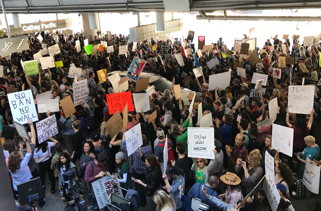 You know you're doing something wrong when your actions get thousands of people to voluntarily go to the airport. #laxprotest #NoBanNoWall