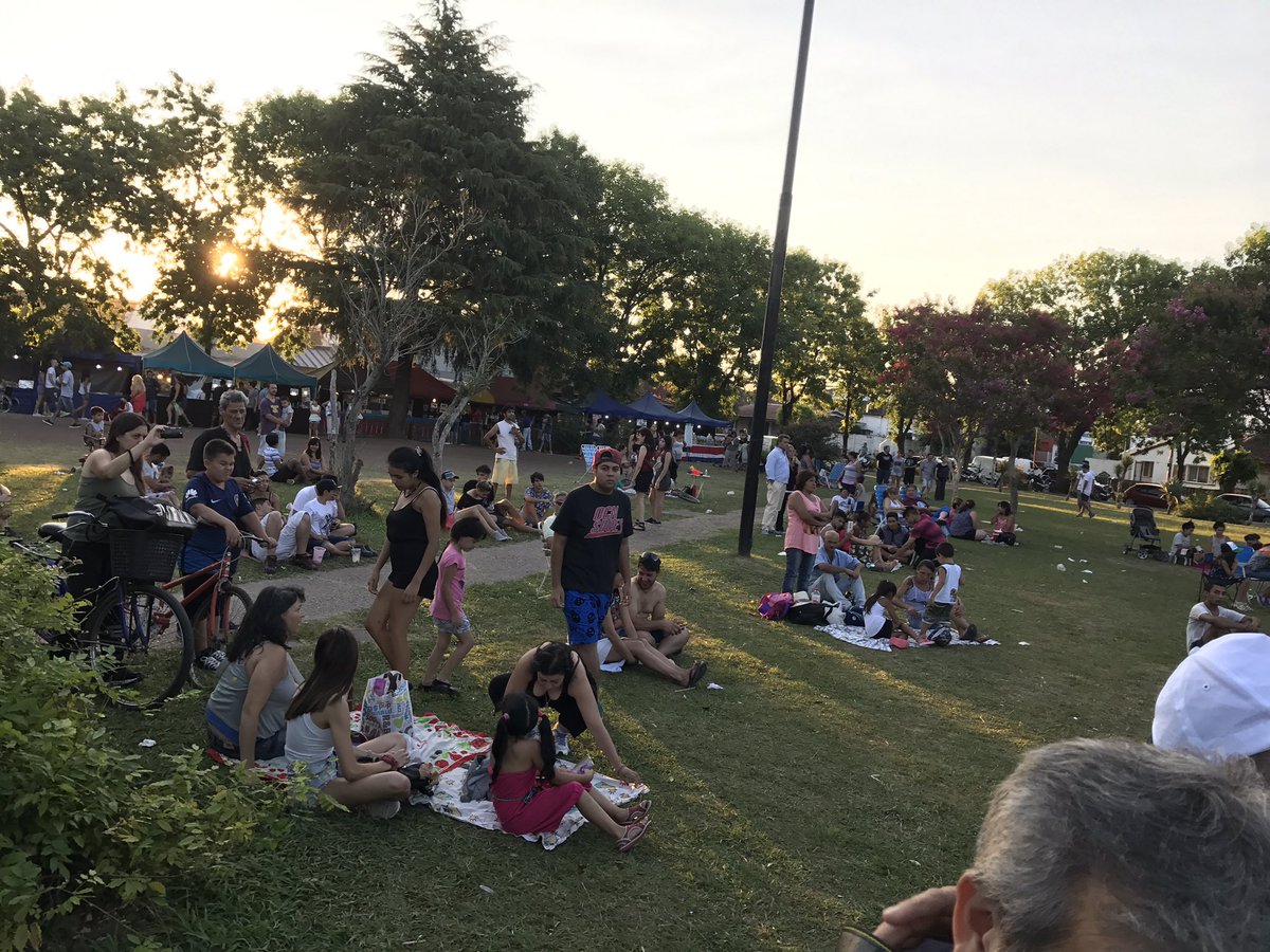 arieldomene's tweet photo. Un domingo en la Plaza Héroes de Malvinas a puro tango con la orquesta municipal https://t.co/ghP5ixe4Eq