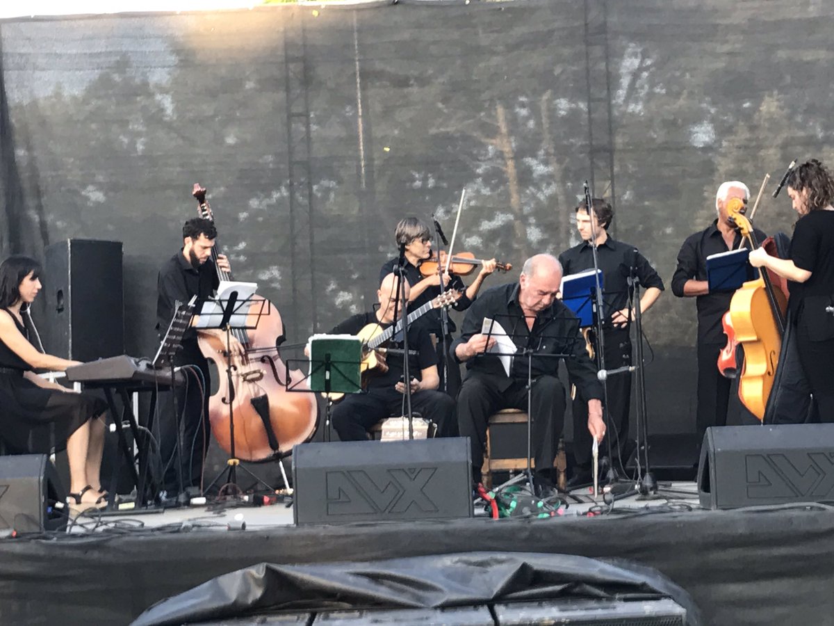 arieldomene's tweet photo. Un domingo en la Plaza Héroes de Malvinas a puro tango con la orquesta municipal https://t.co/ghP5ixe4Eq