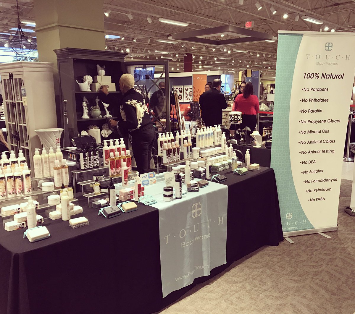 TouchBodyWorks's tweet photo. We are here and set up. Find us in the Pamper Me section @artvan
Will we see you tonight Ohio?
#touchbodyworks #handmade #skincare https://t.co/NoQ0DHqHSD