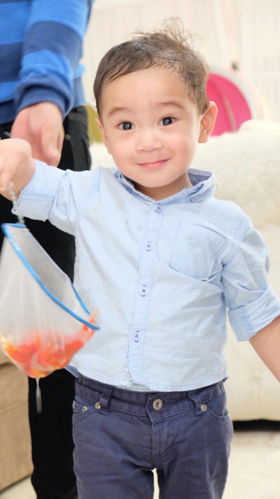 RaNsRa_'s tweet photo. Senyum mu, tawa mu, kebahagiaan mu yang kita semua harapkan mbull. Jadi anak yg soleh ya sayangggg 😘 https://t.co/AQ3J6wb5Vu