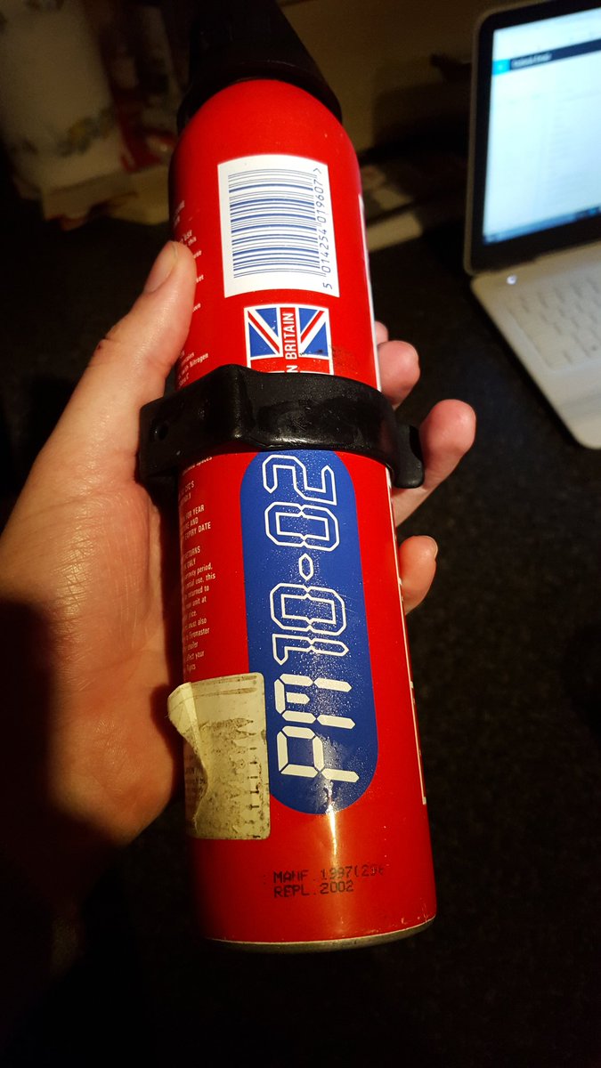 PandaRaid2017's tweet image. My fire extinguisher might need replacing.... "Manufactured 1997, Replace 2002"... Oh dear