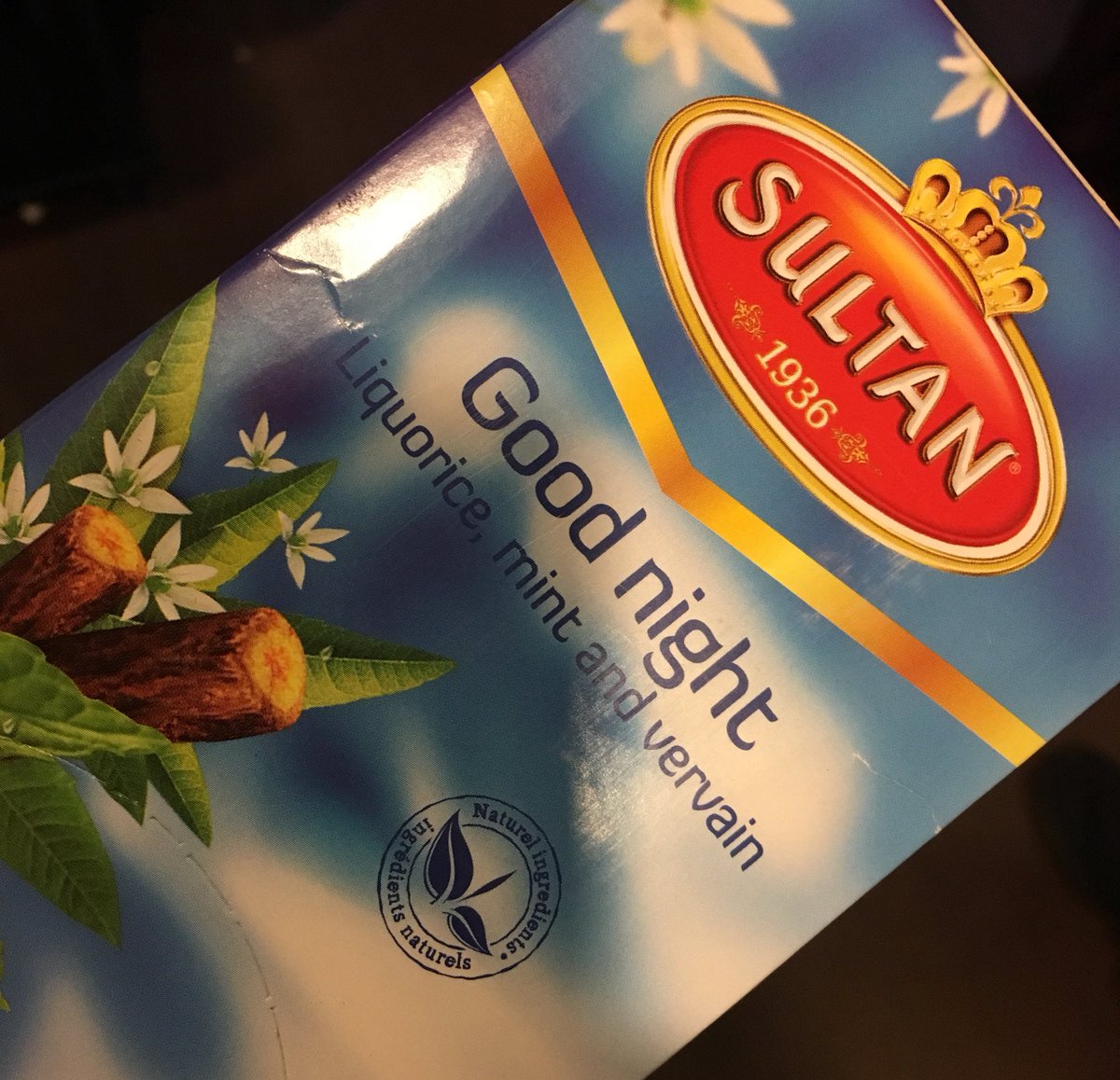 Sur ce bonne nuit 😴 à tous après une infusion. 🌙 💤 💤 💤