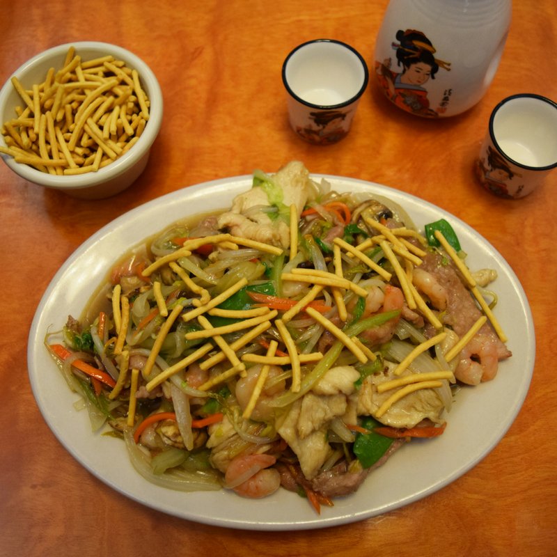DingHowSA's tweet photo. Our Combination Chop Suey is great for sharing! Come in and dine Family Style! #DingHow https://t.co/J8Gibd9ew3