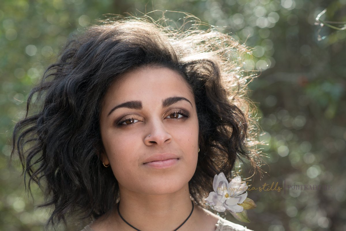 shineseniorp's tweet photo. We had so much fun shooting with @its_claiirree today! She is gorgeous! Thx to my fab assistant @true_blonde33 https://t.co/3QQf9iJIqx