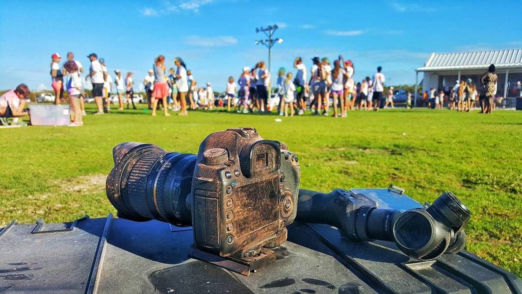 Liwelch_x's tweet photo. #colorrun #colourrun #turksandcaicos #canon #dirtycamera #aalexandria #djiosmo #cayahico https://t.co/9rc2CeVS4x https://t.co/k1sVMyHx3v