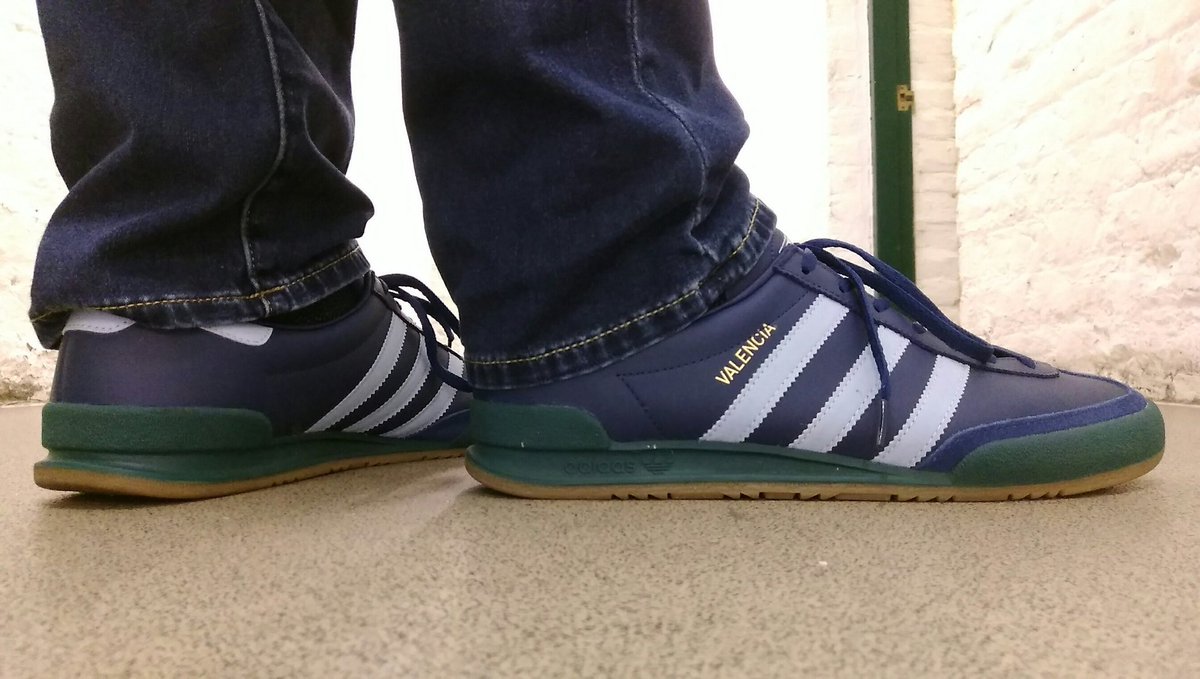 adidas jeans city