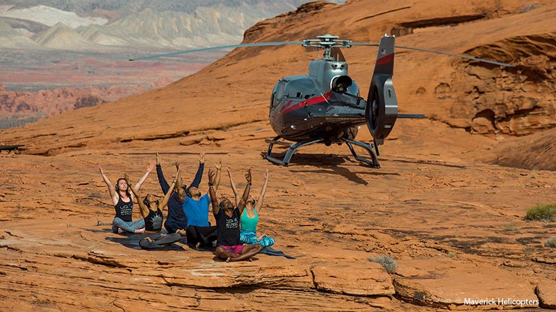 Yes het bestaat: heliyoga. Zet die maar op je #bucketlist! :D reisyogi.nl/yoga/yoga-oefe… #yogachallenge #trending
