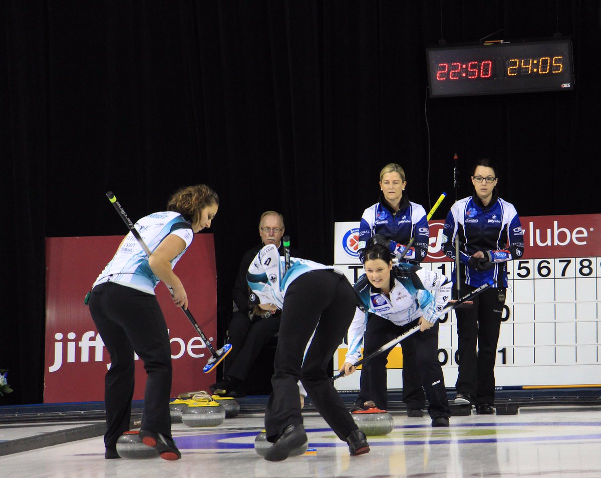 StAlbertCurling's tweet photo. And we're tied at 1 halfway through the semi-final! @SweetingTeam @teamscheidegger #JiffyLubeABscotties @jackieraecfcw https://t.co/Y9ixkGd1Ps