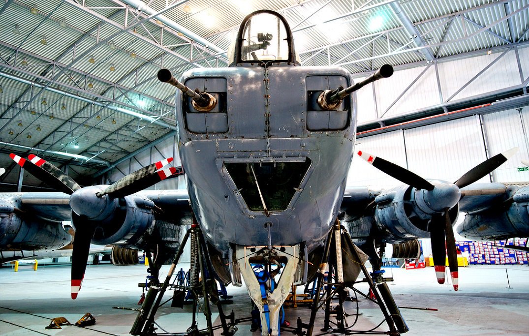 weird_sci's tweet photo. Happy plane! https://t.co/wXj65dsZA4