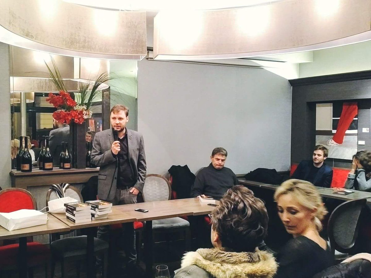 Formidable présentation/débat d'<a href="/AlexDevecchio/">Alexandre Devecchio</a> organisée par Paul-François Paoli au Café Mary à Neuilly.