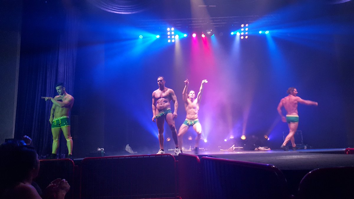 Cjones0422's tweet photo. #thunderdownunder show last night *Have mercy!* https://t.co/S3AjlUD8OO