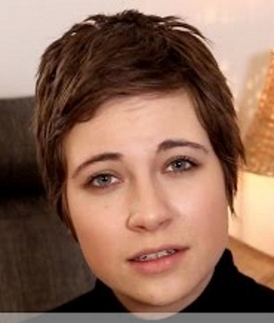 Gaffi's tweet photo. Wenn du dich fragst, was du dir damals nur dabei gedacht hast dir alle Haare abzurasieren, um jetzt wie 40+ auszusehen https://t.co/KgjYwe8GIV