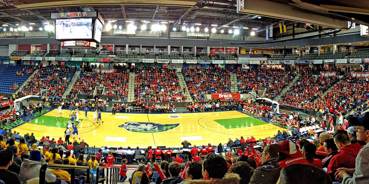 ChrisTheWebDev's tweet photo. Had a great time at the @MeridianCtre on Friday watching the @BrockUniversity  @brockBadgers #PaintMeridianRed.  #BrockU #WEAREREADY https://t.co/SeN7iz34u6