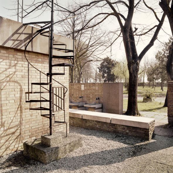 divisare_'s tweet photo. #Architecture in #Italy - #ModernHeritage by Carlo Scarpa https://t.co/WUA3y8u2XL https://t.co/860khlJt2u