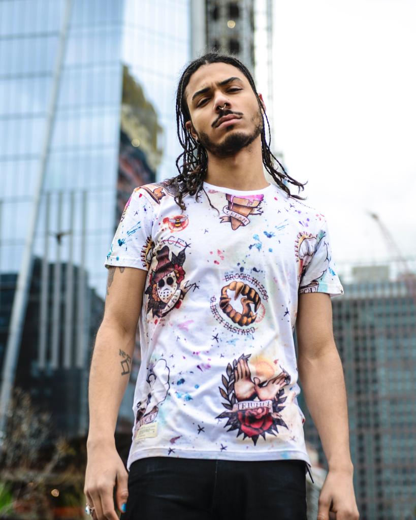 Footaction's tweet image. .@Two_Angle down with the 👐 - tee in stores now!

🚶: @melomakesmusic