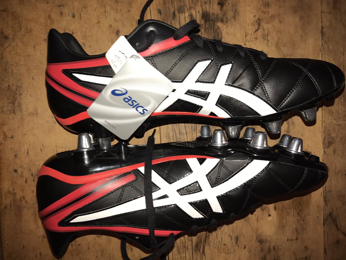 Thanks so much to <a href="/LeCapSports/">Le Cap Sports</a> for always looking after me. Keen to spin the best <a href="/ASICS_ZA/">ASICS_ZA</a> in 2017 #kings #SR2017