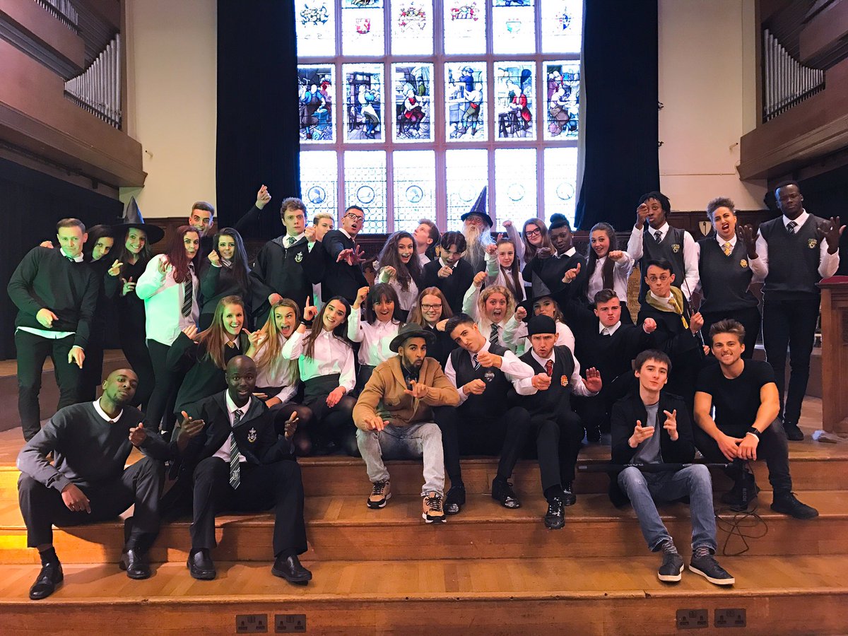 TwistandPulse's tweet image. THE BEST TEAM🙏🏼 We couldn't have asked for better. Thank you to every single person that helped us make this short film happen👏🏼 #MagicMoves