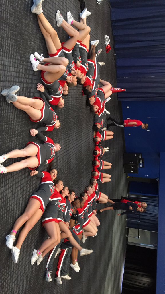 AlyssaManger's tweet photo. There's nothing better then having a cheer family ❤️ #srsvc https://t.co/ujp6H9gHsh