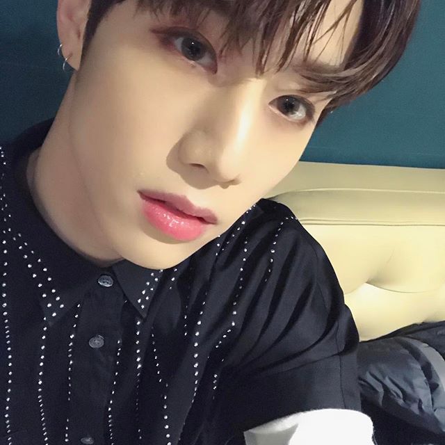 atuan933's tweet photo. Мне не нужен никто, кроме тебя. 
#GOT7 #MarkTuan https://t.co/NCiuHZjo7I