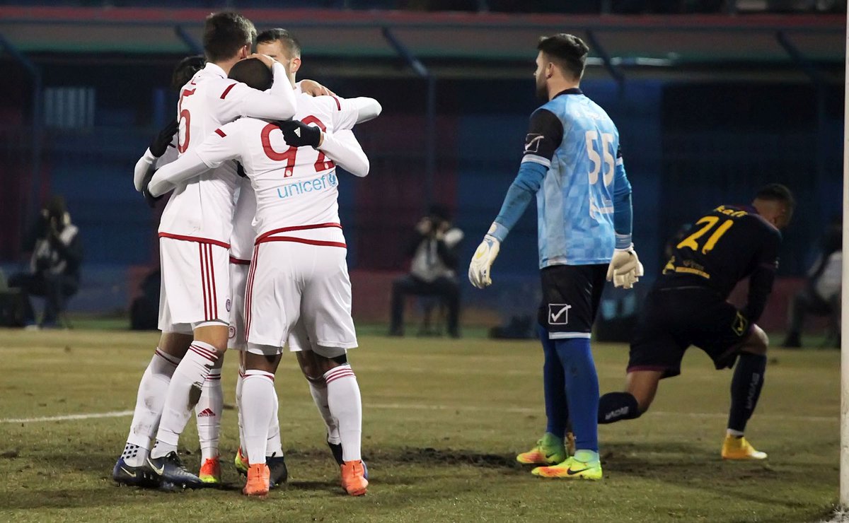 olympiacosfc's tweet photo. Οι καλύτερες φάσεις και τα γκολ από τη νίκη της ομάδας μας επί της Βέροιας με 2-1: https://t.co/6vIpizYY8W #olympiacos #superleague #VEROLY https://t.co/dlJlPMrs17