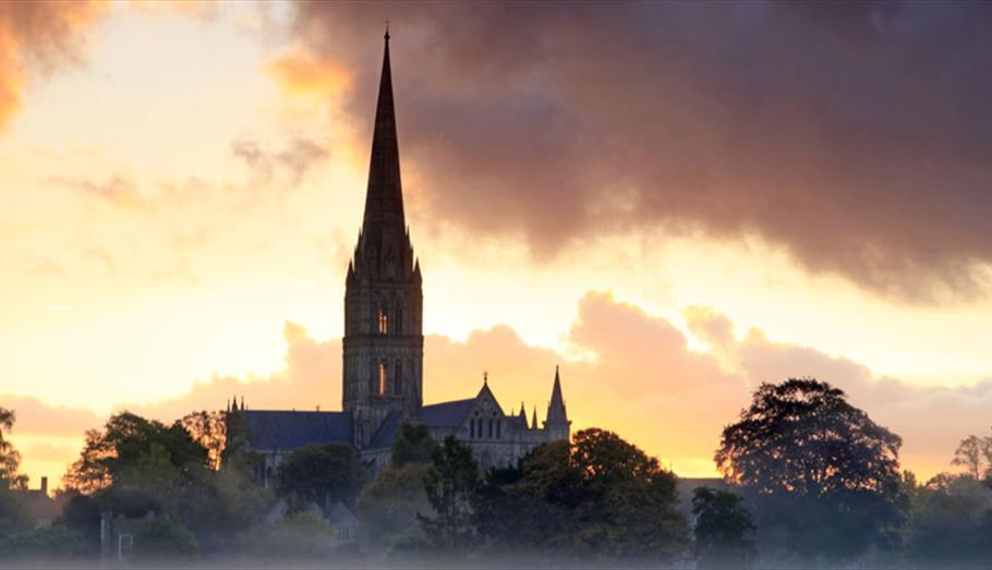 VisitWiltshire's tweet photo. Which are your favourite Wiltshire views and why? https://t.co/TheqyY3WKm #timeforwiltshire https://t.co/7ObHaR9lrj