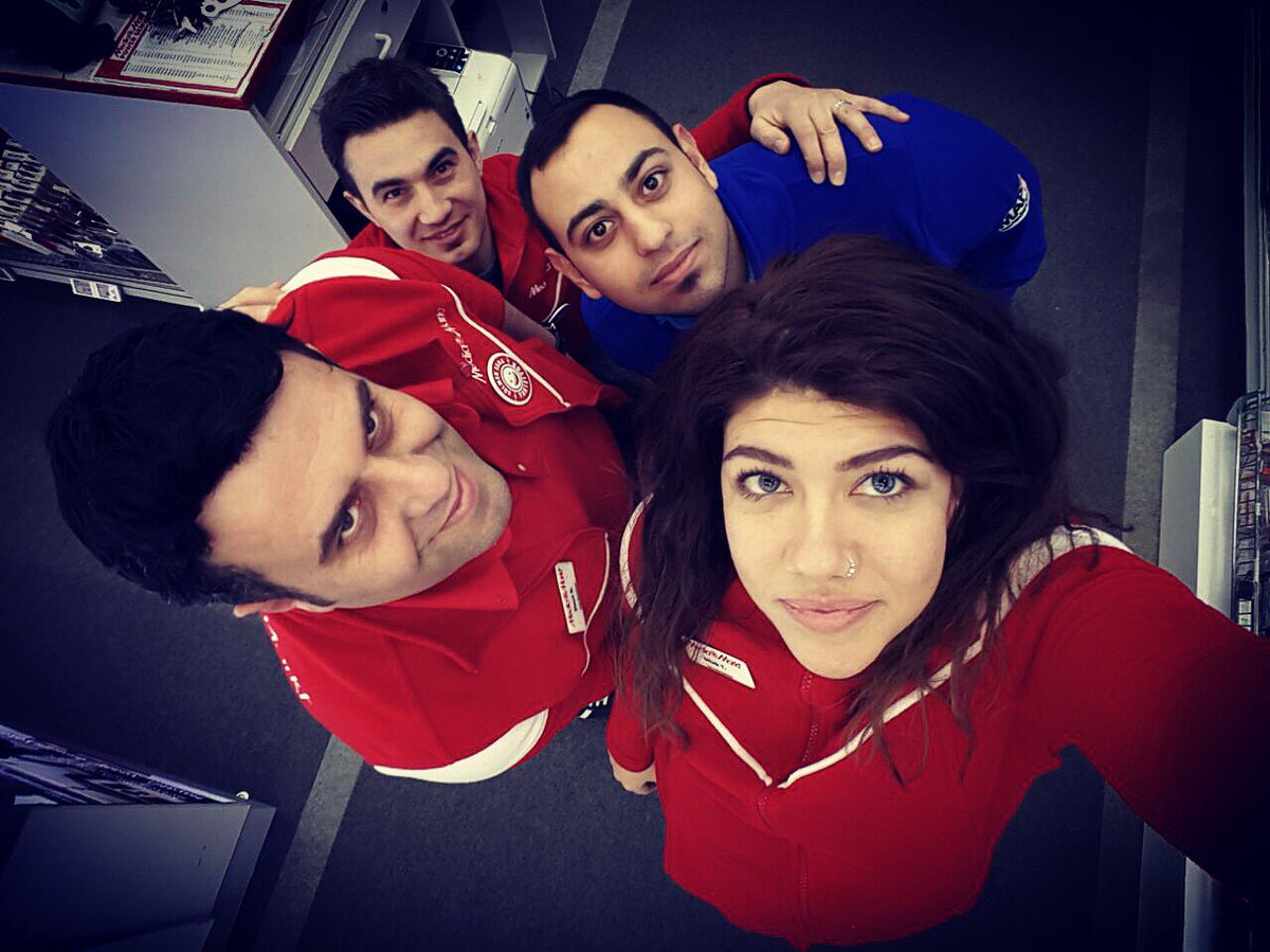 GenjiUmut's tweet photo. Şirinlik Selfiesi.. :))
#mediamarkt #adana #m1real https://t.co/fHAVsMjWRm