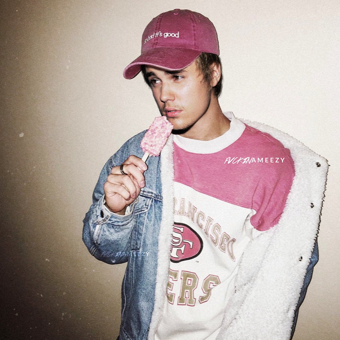 LostInBiebsEyes's tweet photo. he'd be a perfect tumblr boy https://t.co/9nEmcqF34F